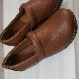 BOC Born Concept Nadiyya Light Brown Ostrich PU Clog Sz 9